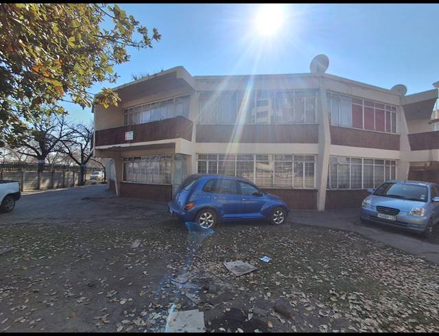 1 BEDROOM FLAT FOR SALE IN VEREENIGING CENTRAL